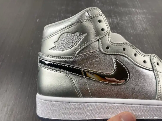 Rep Jordan Giving Air FD6815-001 1 High Golf Gift 0617